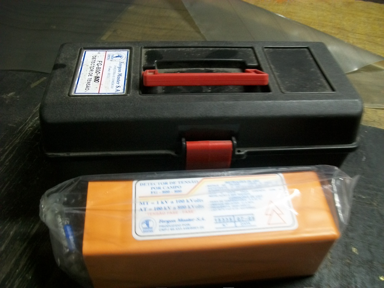 Detector de Tensão de Contato C-804