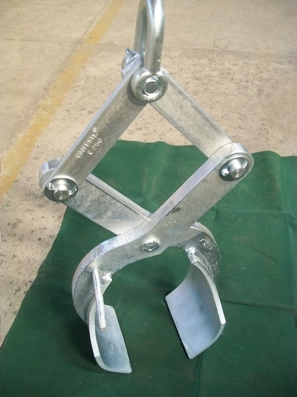 Pega-Poste C-250