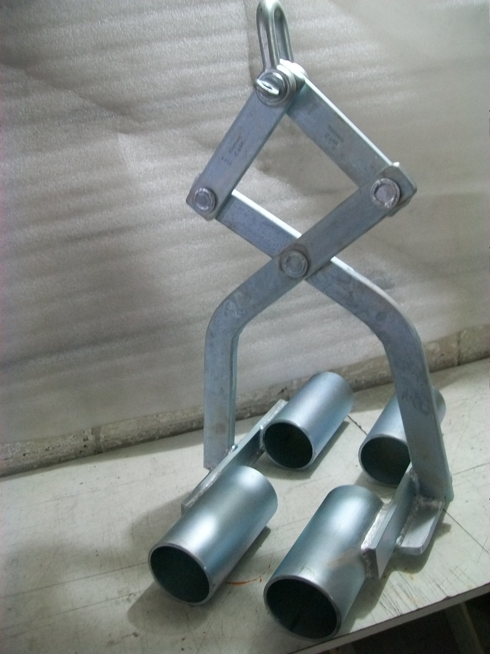 Pega-Poste Duplo T C-250